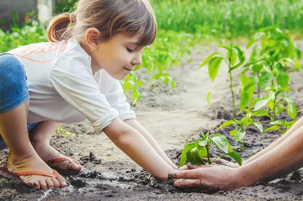 The Benefits of Gardening with Kids